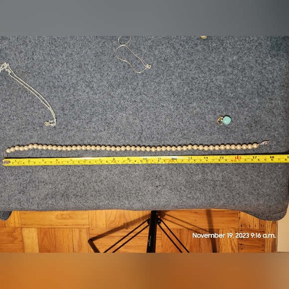 Really cute faux pearl necklace - Picture 7 of 9